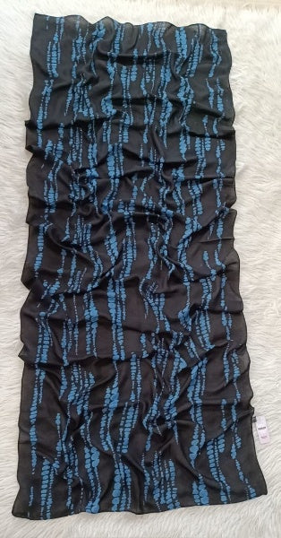 طرحه تركي قطن - رسمه عصريه - باللون الاسود - مقاس 200×75