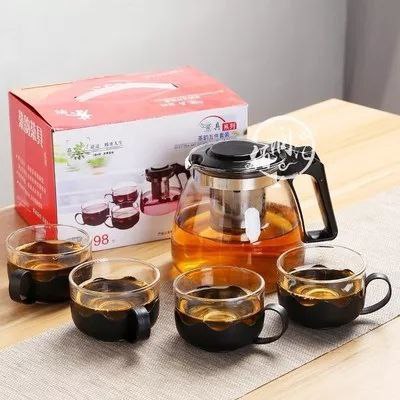 طقم شاي تقديم بيركس ، سعة 700 مل، إبريق زجاجي مع 4 أكواب شاي زجاجية بقاعدة بلاستيك ومصفاة شاي استانلس قابلة للإزالة، مناسب لتخمير الشاي وأكياس شاي الأعشاب