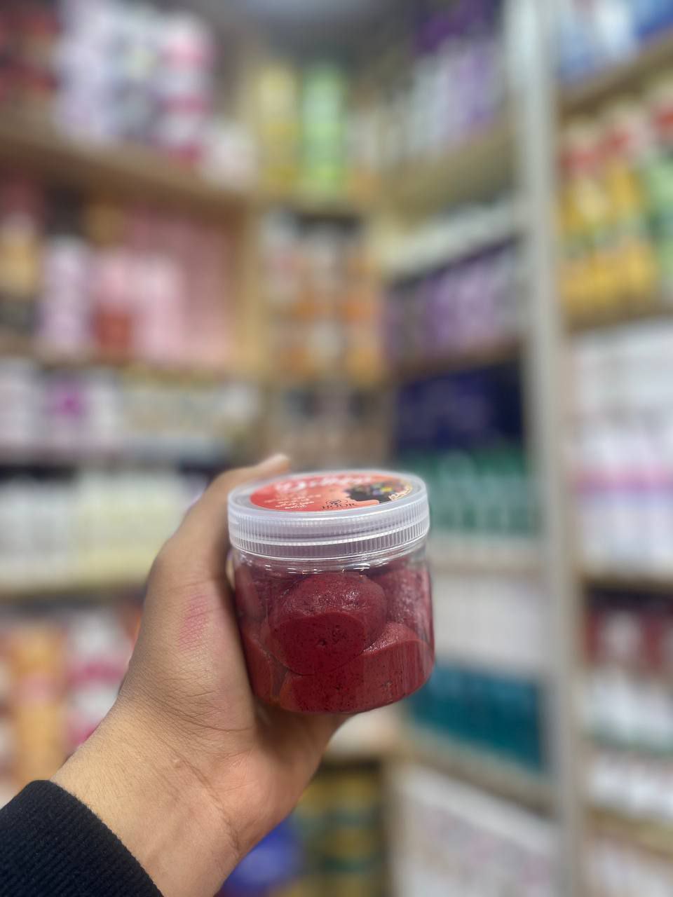 سكراب دلّكة سوداني 3×1 – عناية تقليدية بثلاث قوى طبيعية: الدلكة + العكر الفاسي + النيلة الزرقاء