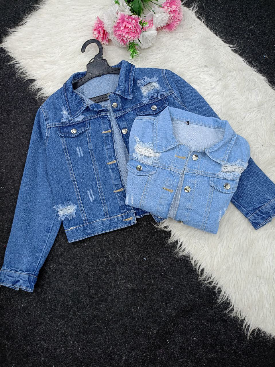 Girls' denim jacket, comfortable fit, from 50 to 85 kg - bold colors and an unmissable style for the best look!