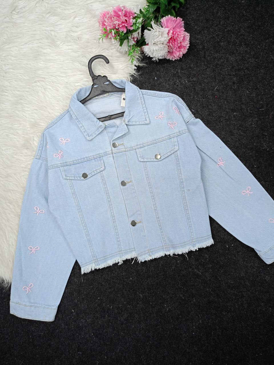 Embroidered denim jacket with bow designs, four-way denim, fits from 50 to 85 kg, comfortable and soft, a feminine touch at the heart of strength