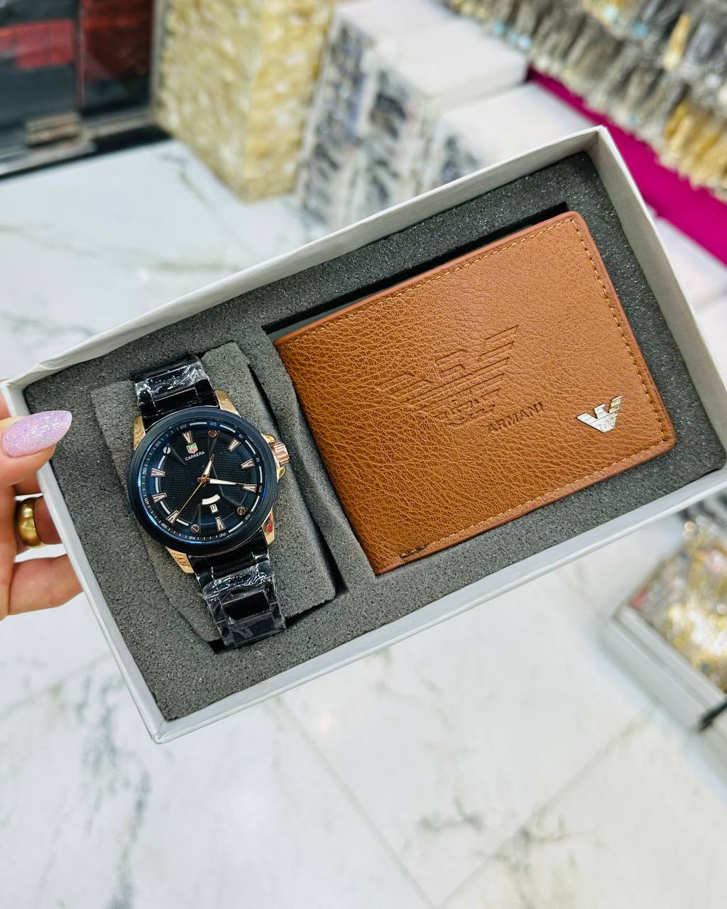 ( طقم اكسسوارات رجالي مكون من ( ساعه معدن - محفظه جلد مستورد _ بوكس لوكس