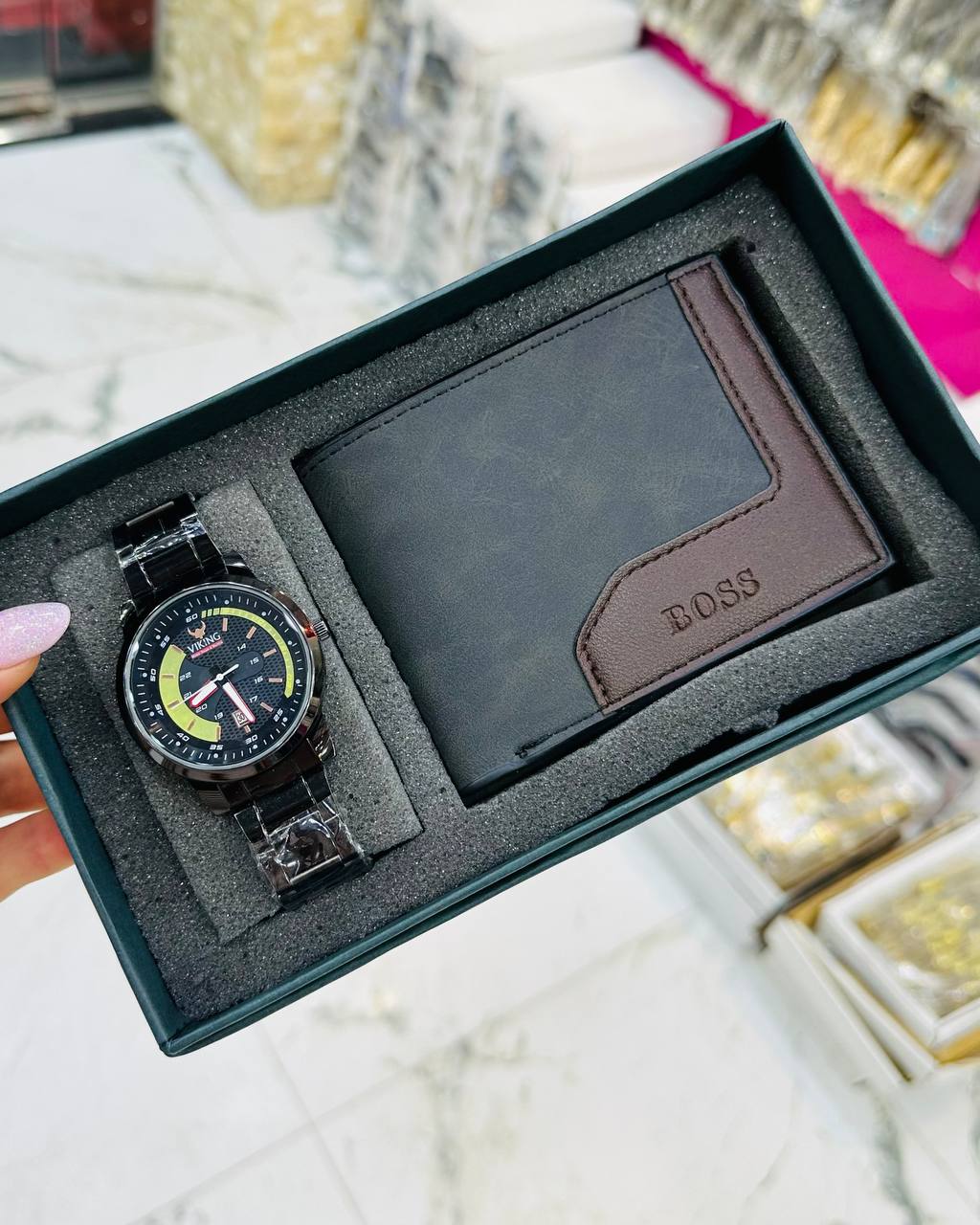 سوده boss طقم اكسسوارات رجالي. بوكس لوكس - ساعه معدن - محفظه جلد