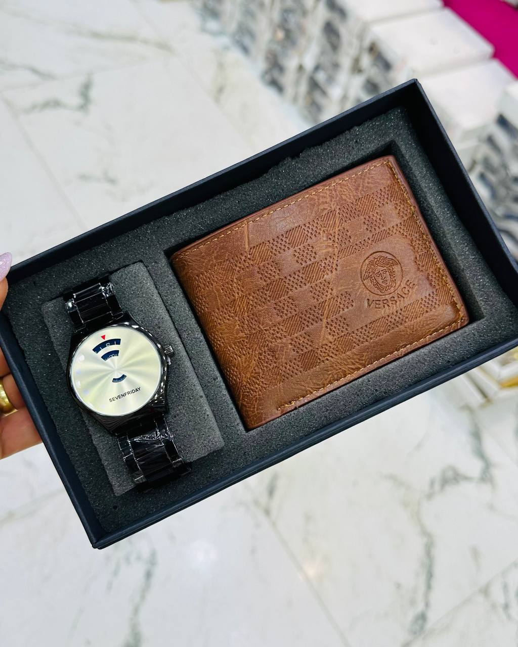 طقم اكسسوارات رجالي. بوكس لوكس - ساعه معدن - محفظه جلد versace