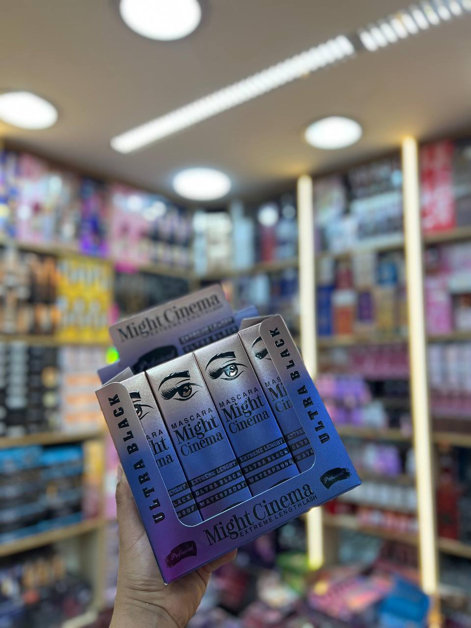 Might Cinema Mascara, black color