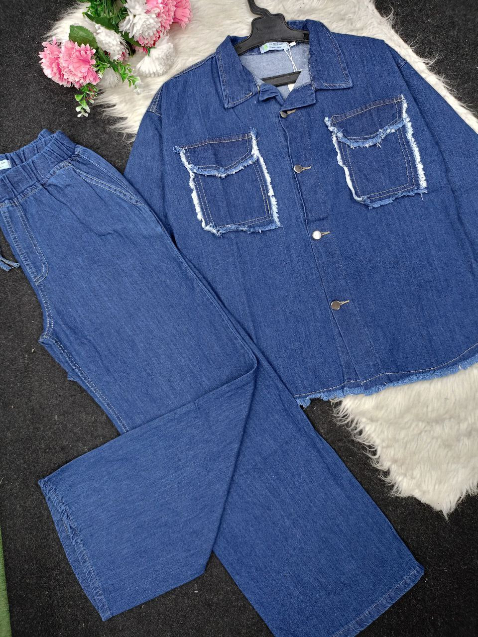 Two-piece cotton jeans suit, comfortable cotton jeans material, one size from 55 kg to 85 kg, elegance and comfort in one ready-made set that catches the eye!