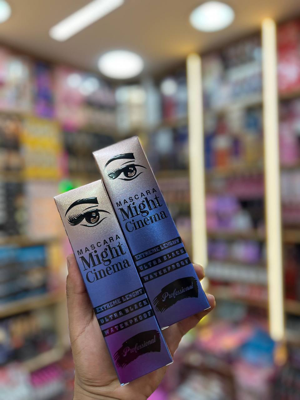 Might Cinema Mascara, black color