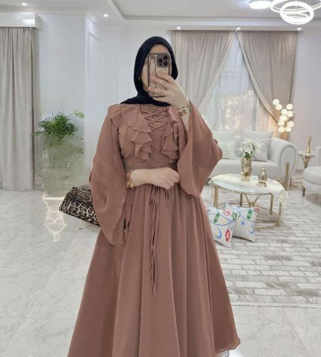 فستان شيفون نسائي – بتصميم ناعم وأكمام واسعة ورباط على الصدر