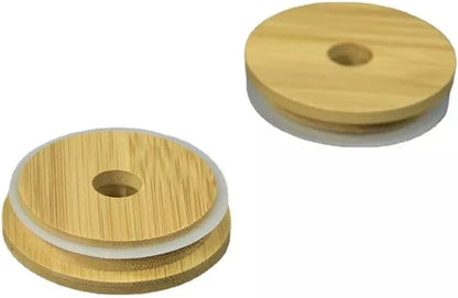 Trendy Cans Mug with Wooden Lid and Clear Glass Straw: Ideal for juices and iced coffee, withstands different temperatures and provides a unique drinking experience