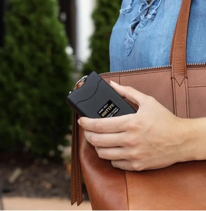 Large, multi-functional electric stun gun – maximum protection and superior illumination