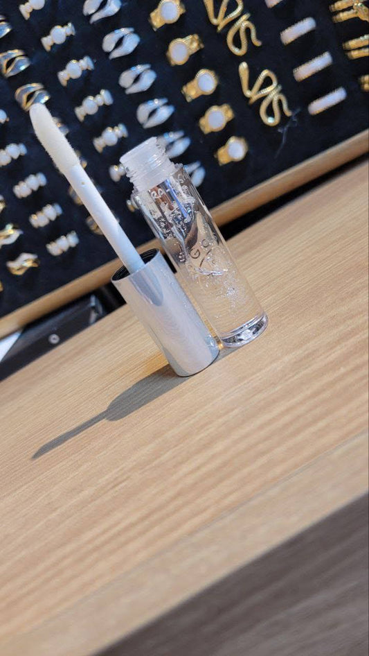 Gloss Lip Serum with high hydration and a natural shine