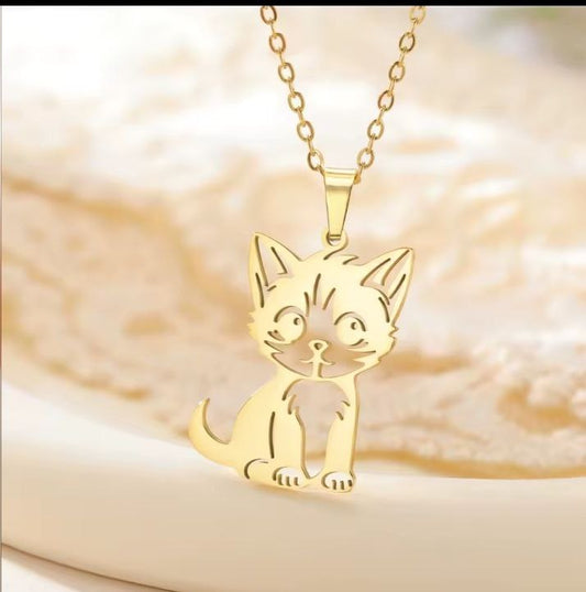 The Golden Cat Necklace – A touch of cuteness and elegance in one look 