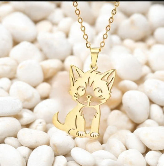 The Golden Cat Necklace – A touch of cuteness and elegance in one look 