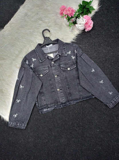 Embroidered denim jacket with bow designs, four-way denim, fits from 50 to 85 kg, comfortable and soft, a feminine touch at the heart of strength 