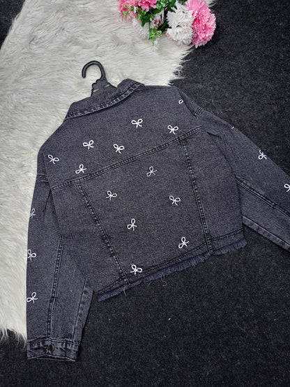 Embroidered denim jacket with bow designs, four-way denim, fits from 50 to 85 kg, comfortable and soft, a feminine touch at the heart of strength 