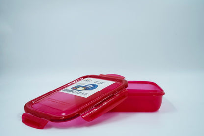Divided plastic lunch box - 3 practical compartments for dividing food and ease of use!