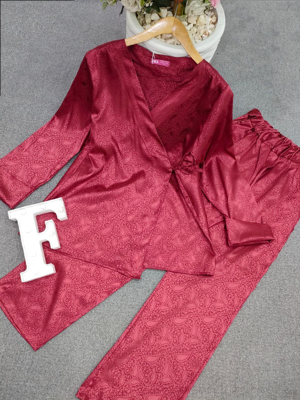 Two-piece wrap suit - One Size from 55 to 85 kg
