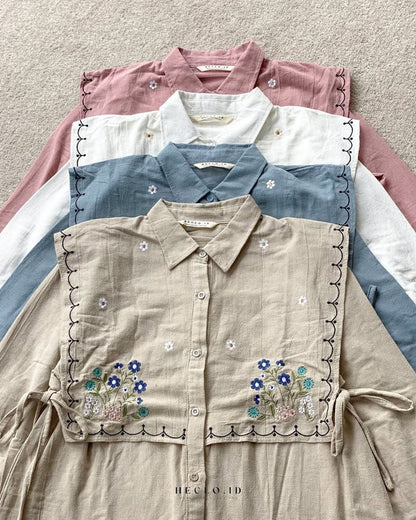 Elegant embroidered blouse - size from 55 to 85 kg - 4 different colors.