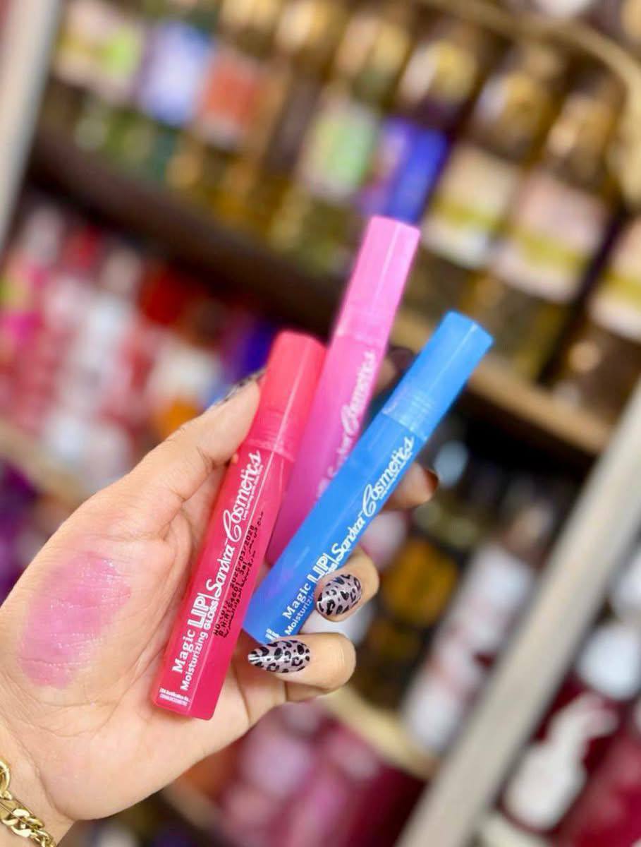 ملمع شفايف ساندرا – ليب جلوس وردي ثابت بترطيب عالي ولمعان ساحر – Lip Magic Gloss